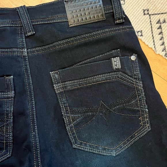 🆕 Boy Dark Denim Straight Cut Jeans, Size 14 - Picture 7 of 7